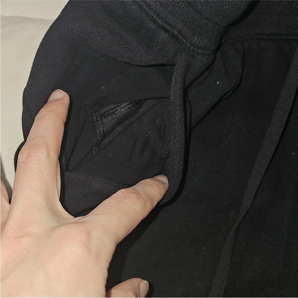 Lululemon Black Scuba High Rise Shorts Sz 8 Has Pockets 5”length - Picture 3 of 9
